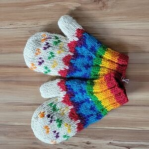 NWOT Hand-Knit Woolen Mitten